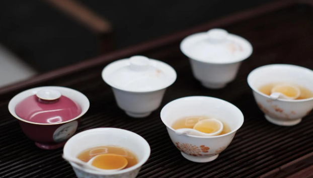 普洱茶是紅茶還是綠茶的功效與作用(普洱茶的健康益處與特點(diǎn))