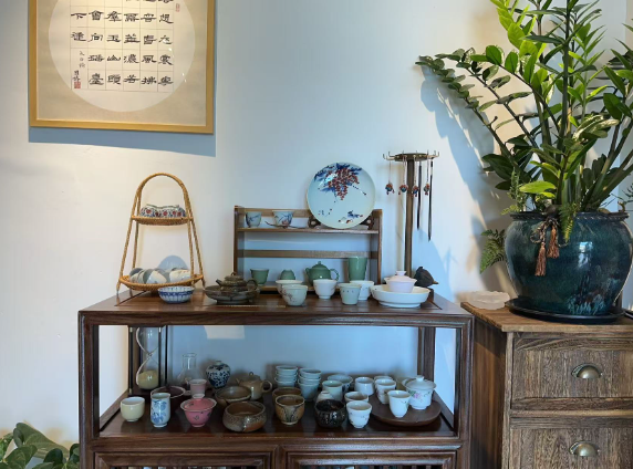 綠茶女什么意思啊人生2選1(綠茶女與人生選擇的意義)