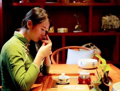 綠茶養(yǎng)胃還是傷胃(綠茶對(duì)胃的影響解析)